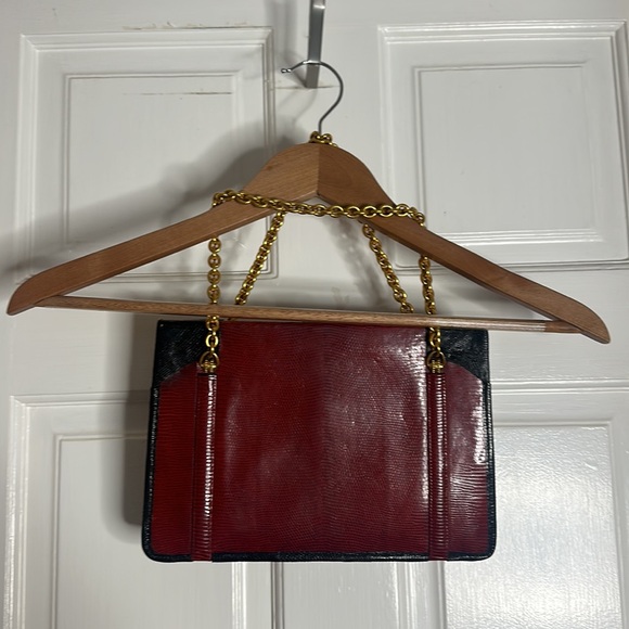 Vintage classic red Gucci shoulder with black, trim, rare find. - Picture 2 of 5